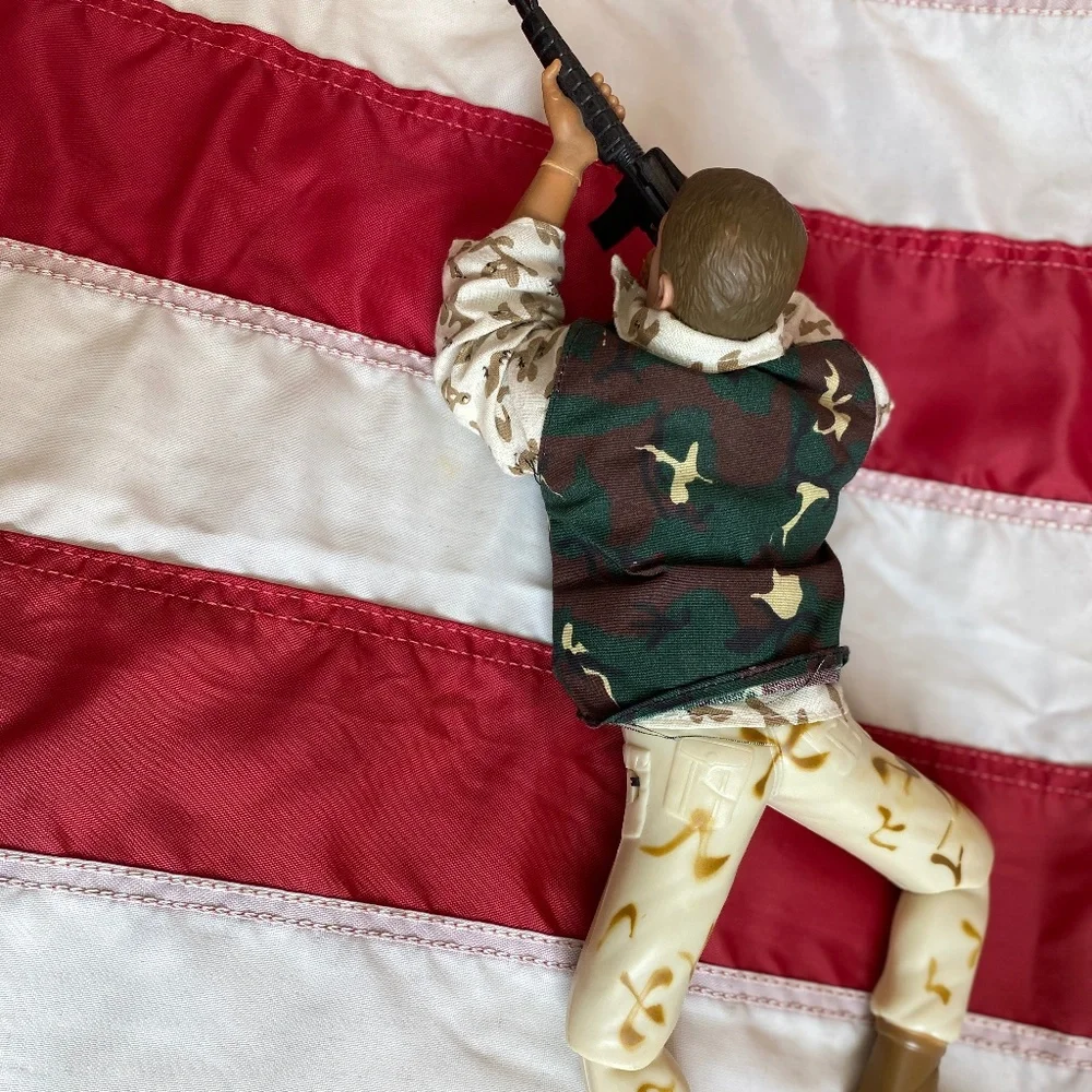 Army Soldier doing the Combat Crawl - Picture 6 of 8